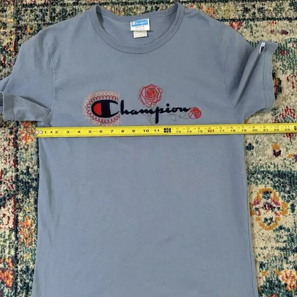 Vintage Champion‎ Blue Embroidered Rose Short Sleeve T-Shirt Size Medium - Picture 5 of 6
